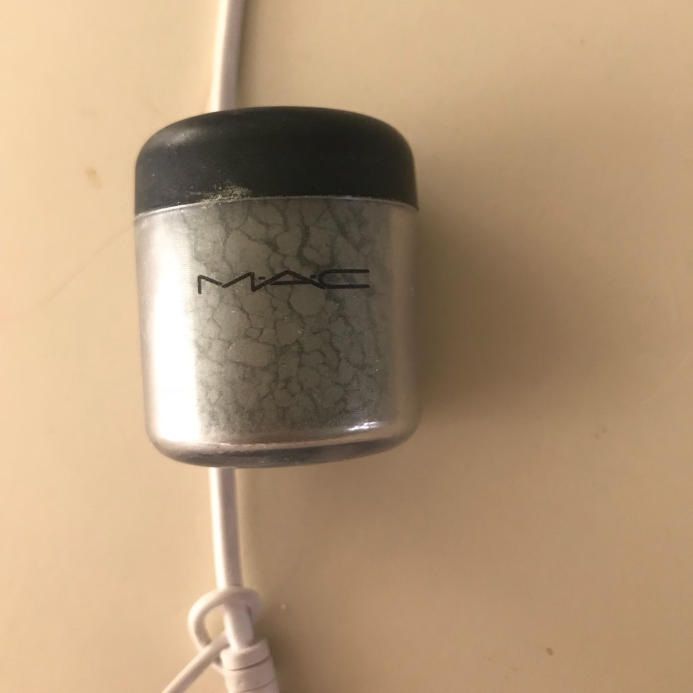 MAC pigment